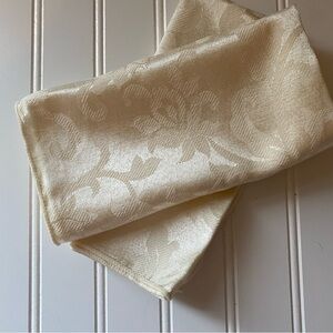Elegant Cream Damask Set of 2 Napkins